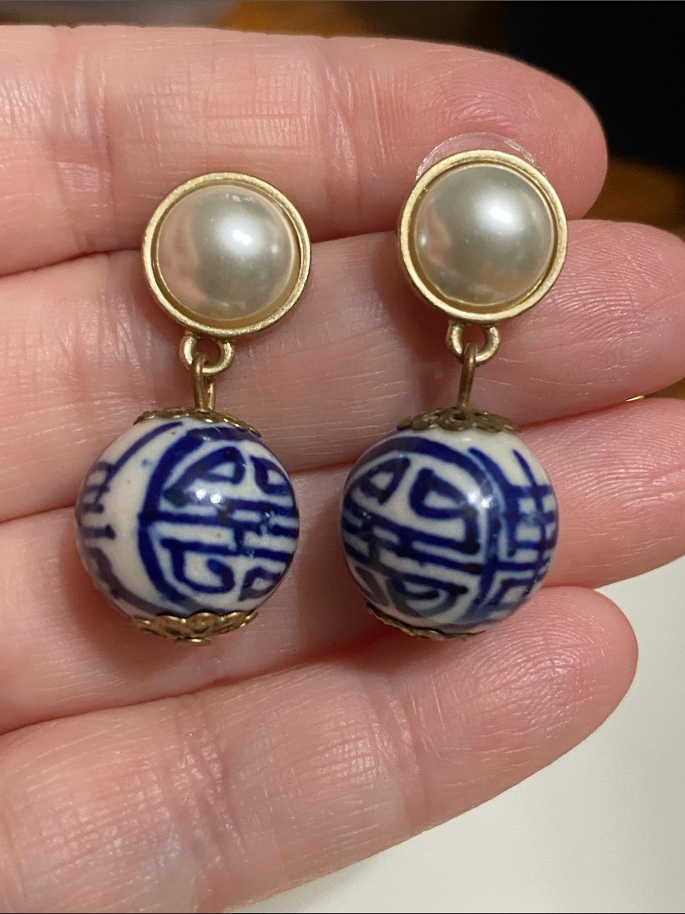 Pearl-Top Blue & White Porcelain Chinese Drop Earrings - Picture 3 of 6